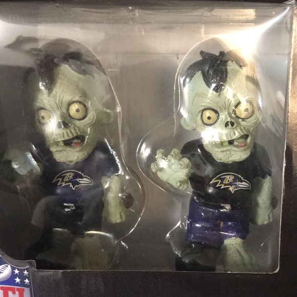 Collectibles NFL Ravens team Zombies Figurines - Picture 2 of 8